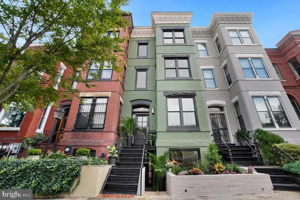 421 4th St Ne, WASHINGTON