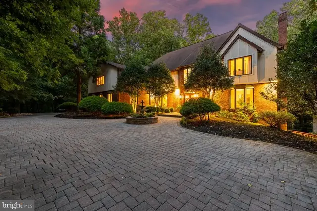 25 Highfield Ct, Cockeysville