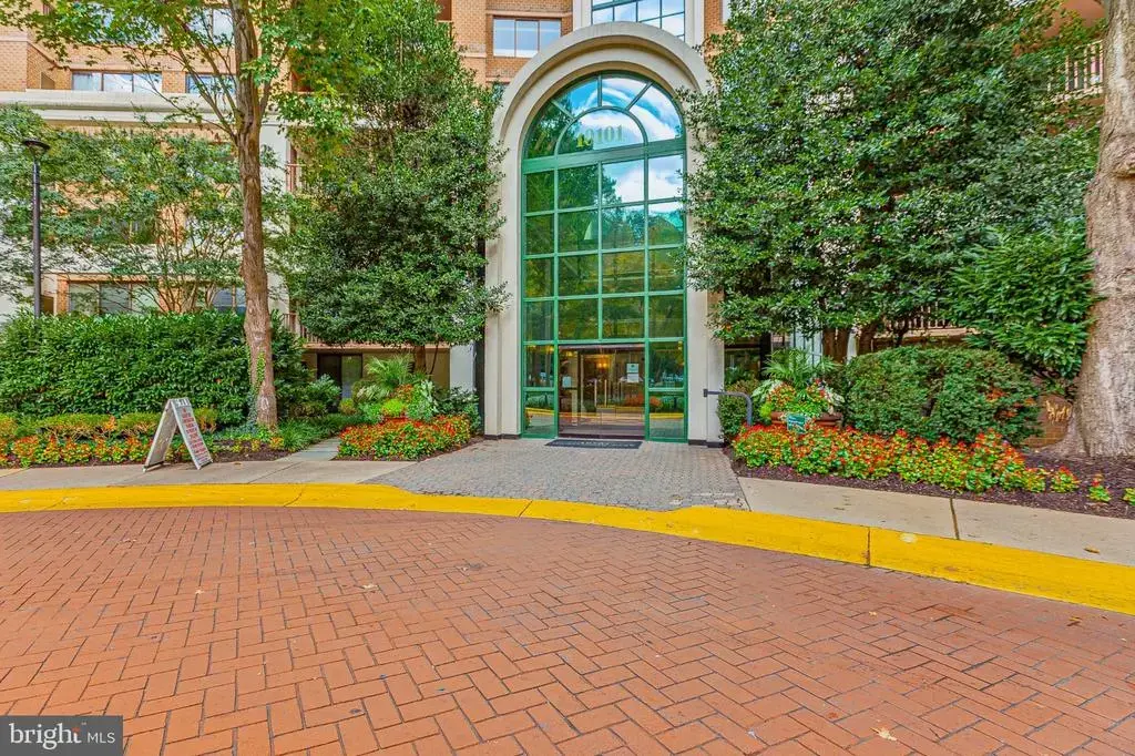 10101 Grosvenor Pl #902, ROCKVILLE