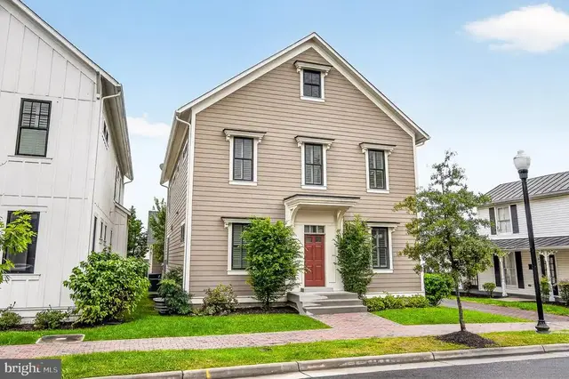 643 Jefferson St, Herndon
