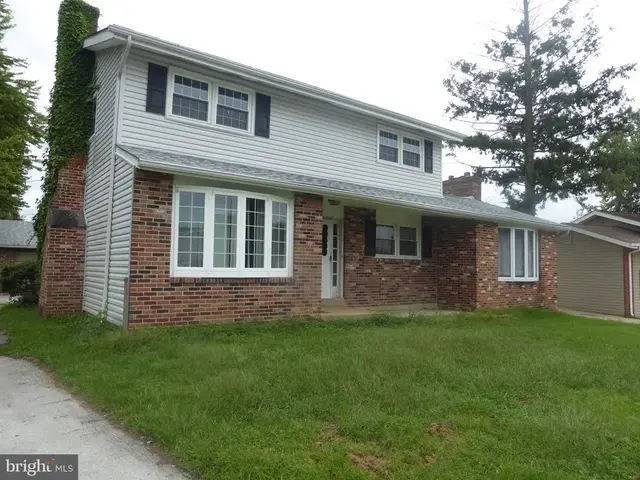 1006 Mayflower Dr, Newark