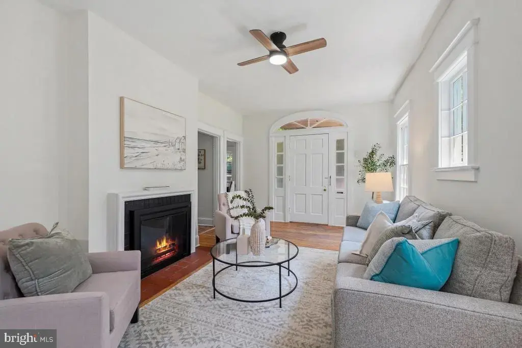 4323 Fessenden St Nw, WASHINGTON
