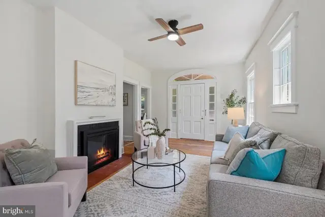 4323 Fessenden St Nw, Washington