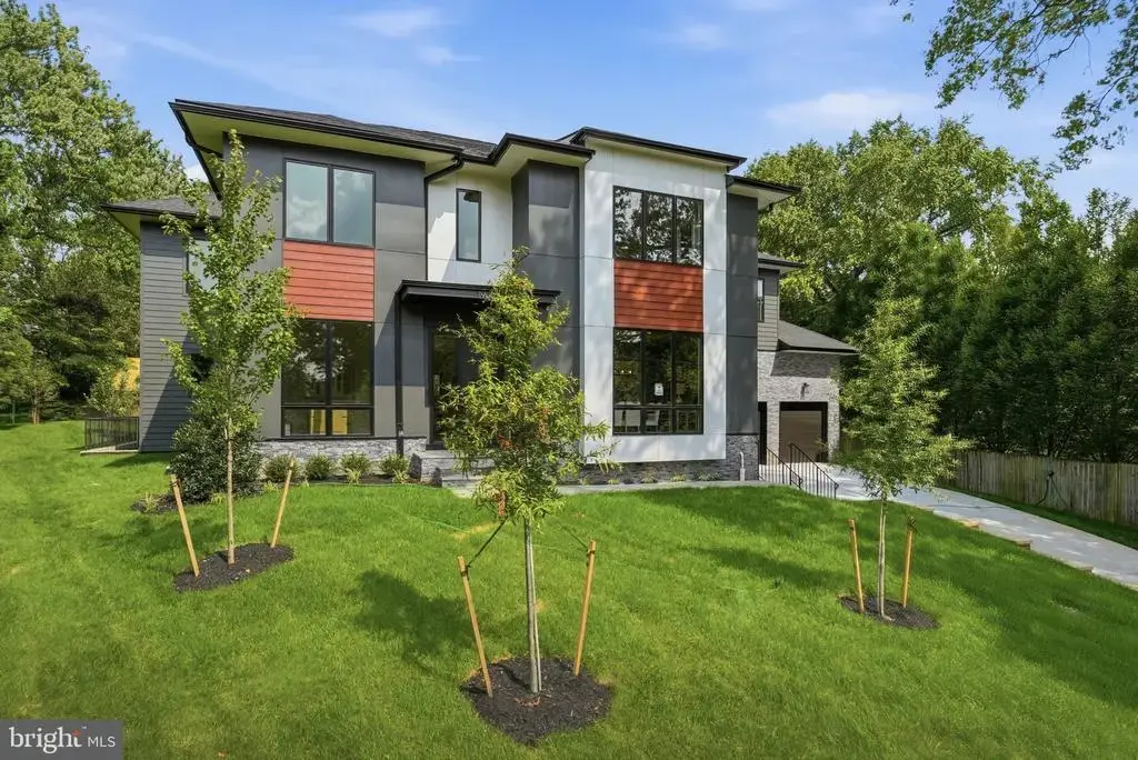 1905 Lamson Pl, MCLEAN