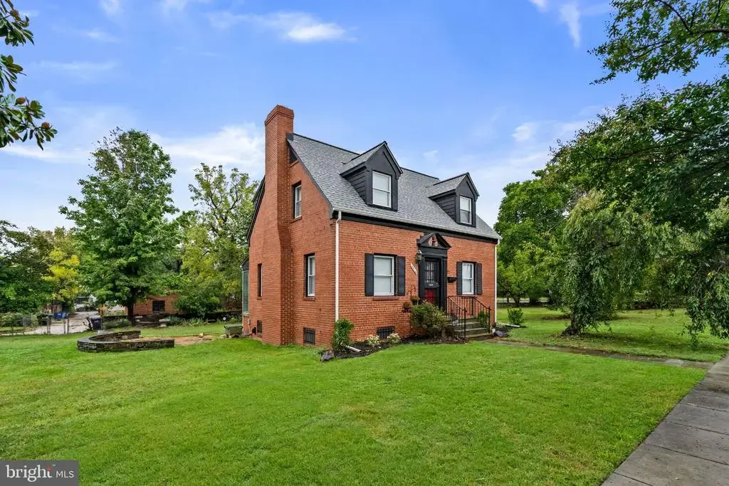4416 Nash St Ne, WASHINGTON