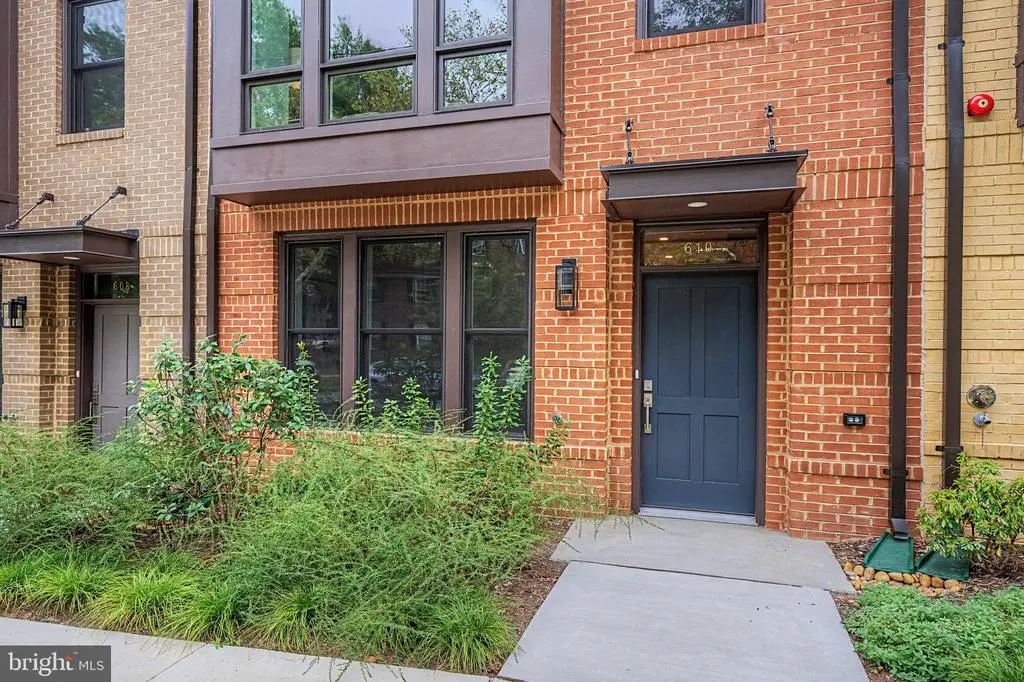 610 S Alfred St, ALEXANDRIA