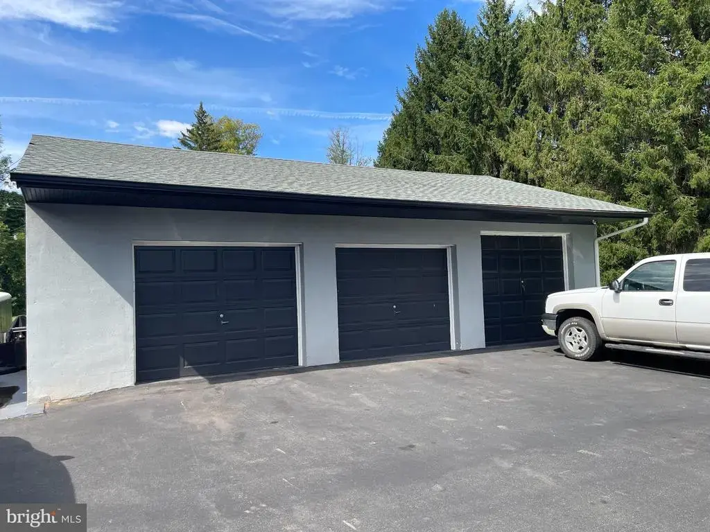 20 Buckwalter Rd, SPRING CITY