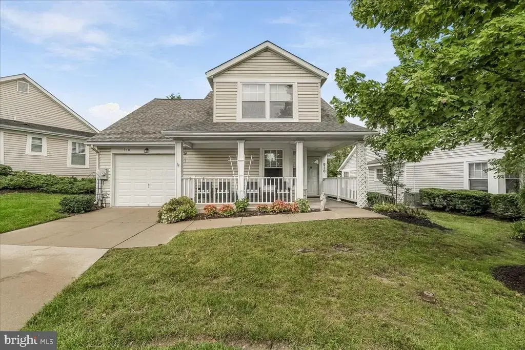 910 Parade Ln, MOUNT AIRY