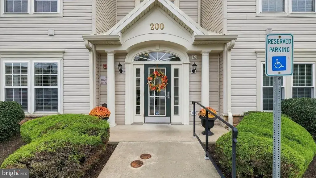 200 Douglas Fir Dr #201, WARRINGTON