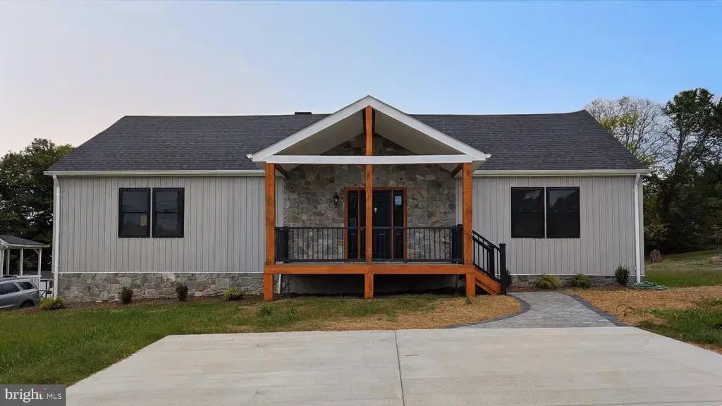 329 Crim Dr, STRASBURG