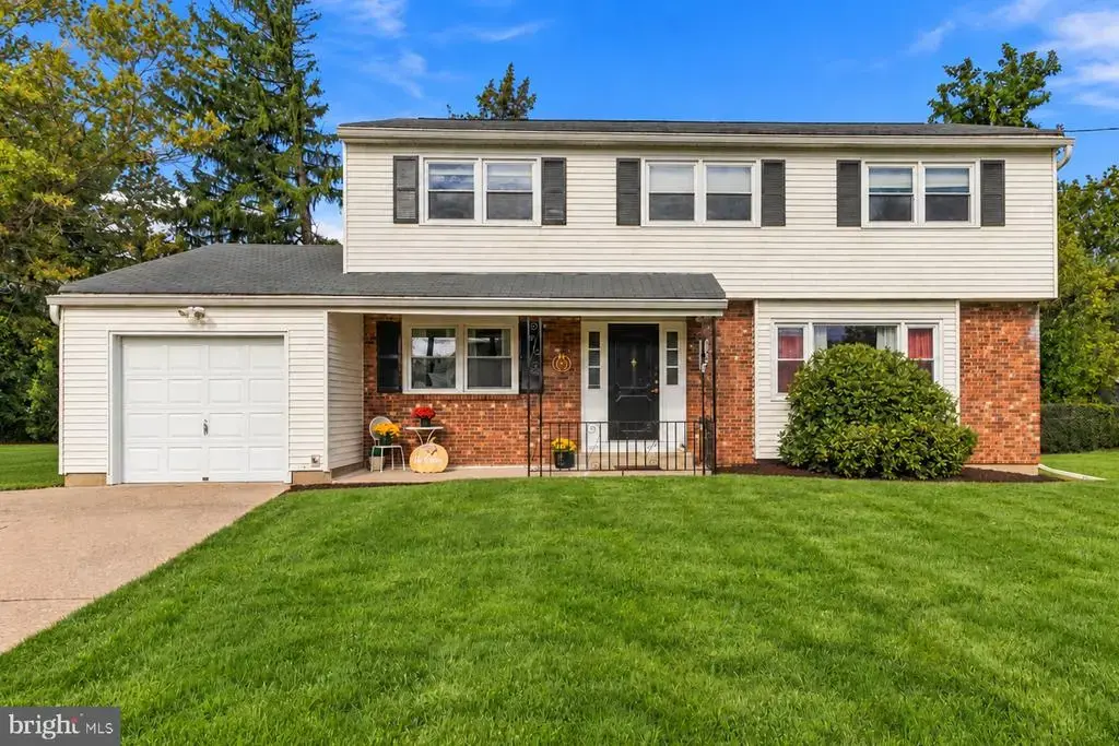 65 Nancy Ln, EWING TWP