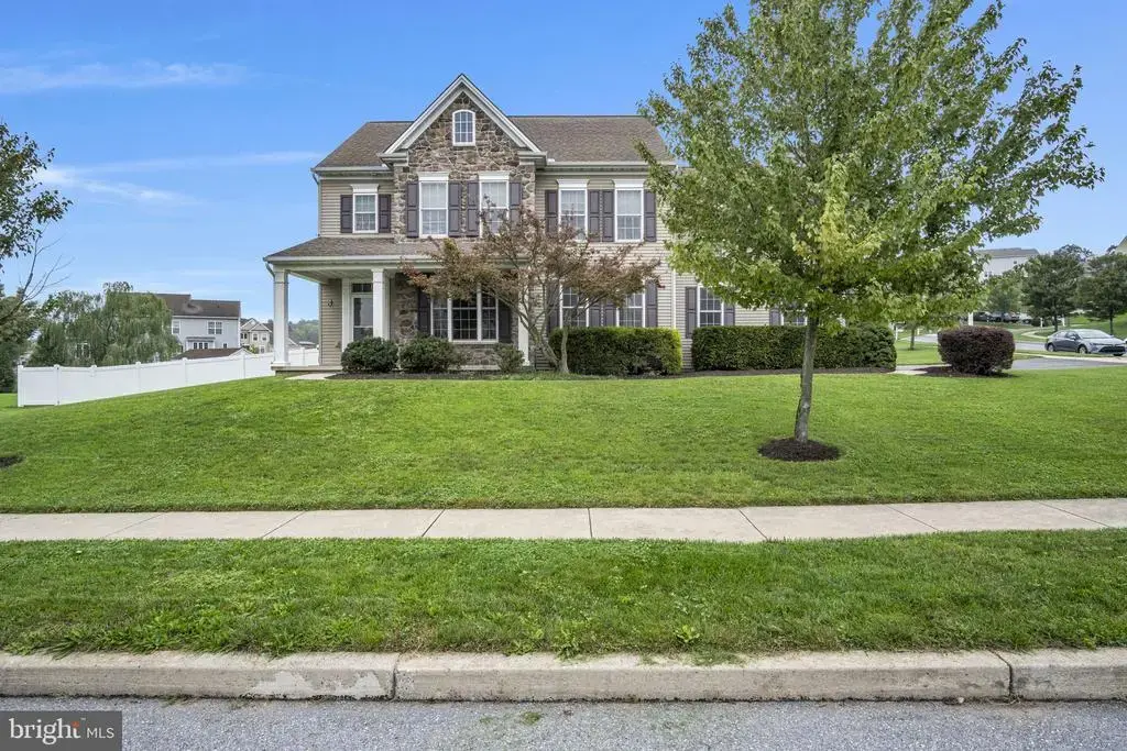7433 View Crest Dr, HARRISBURG