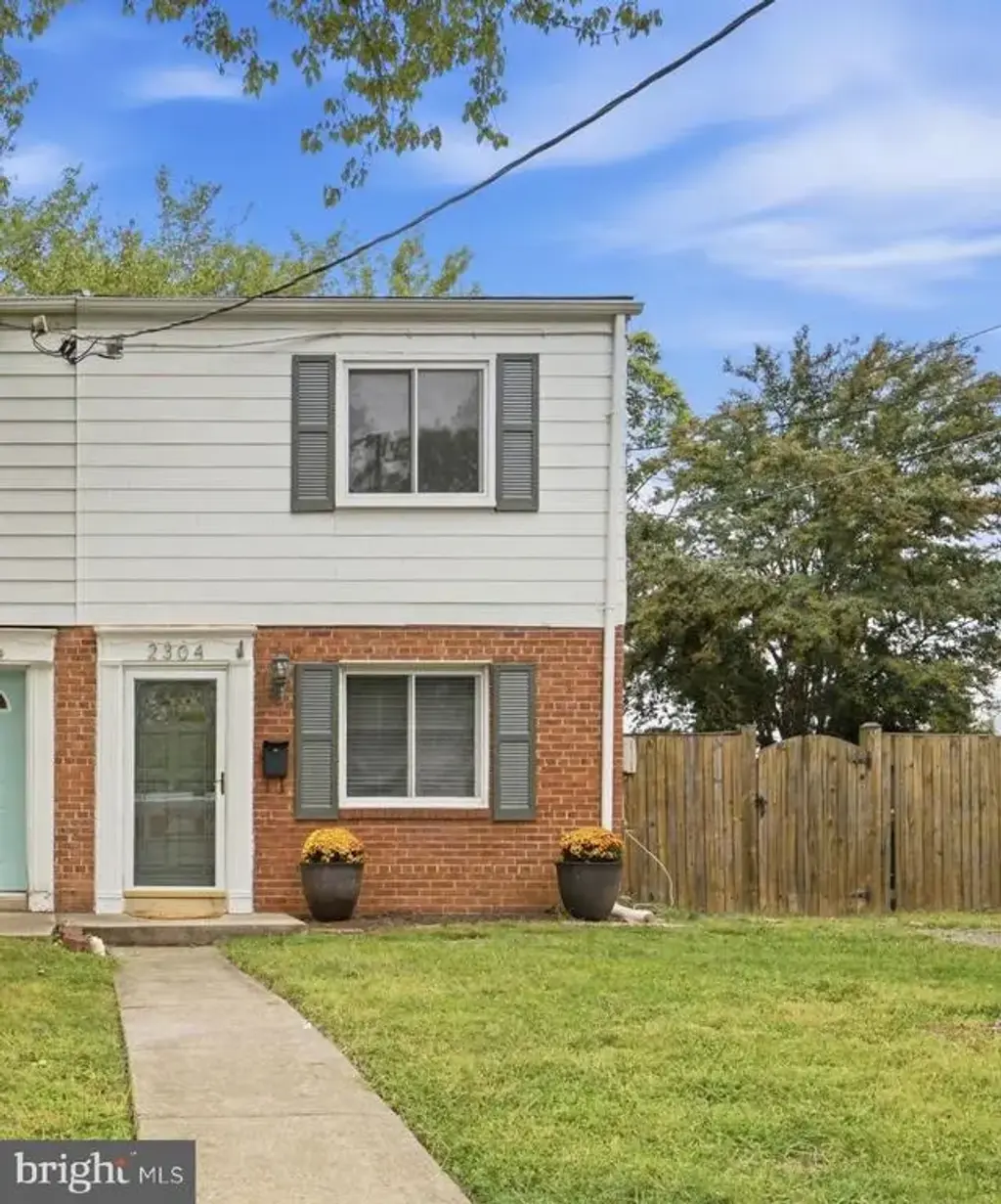 2304 Fairview Ter, ALEXANDRIA