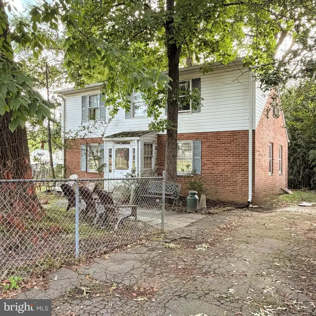 320 N Pennsylvania Ave, FALLS CHURCH