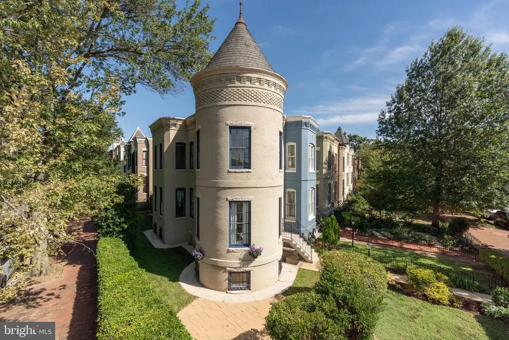 300 North Carolina Ave Se, WASHINGTON