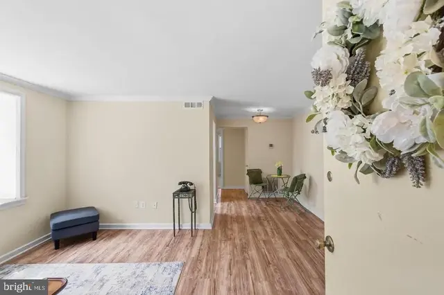 704 S Arlington Mill Dr #17101, Arlington