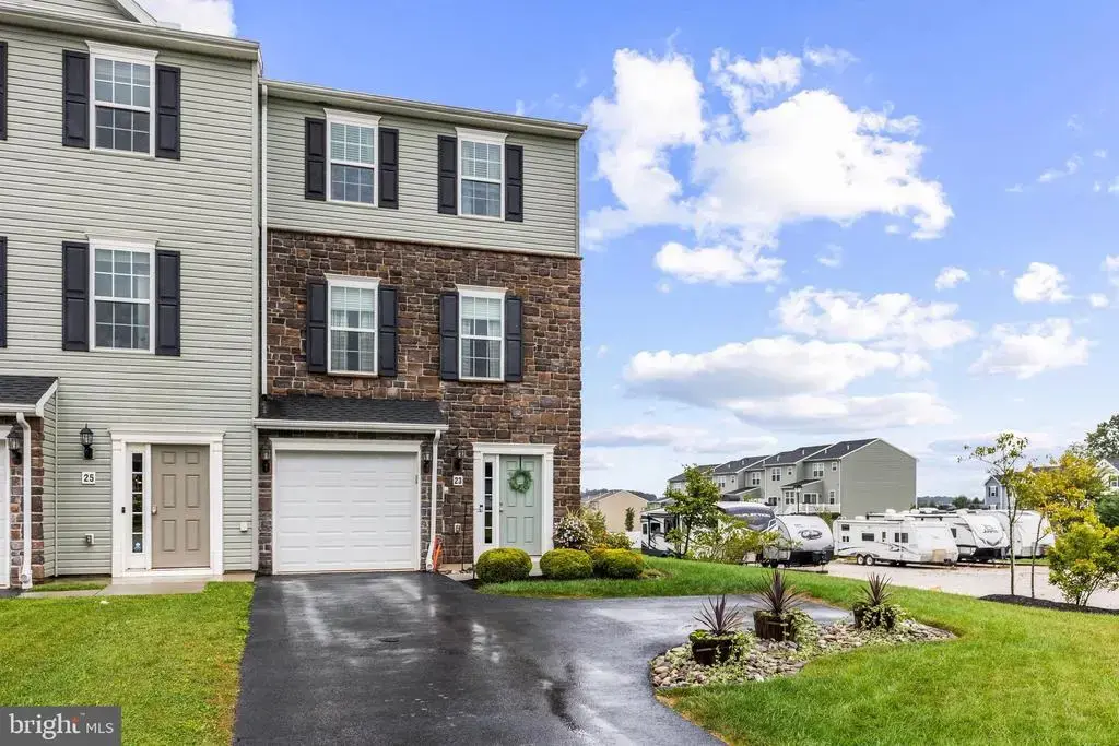 23 Holstein Dr, HANOVER