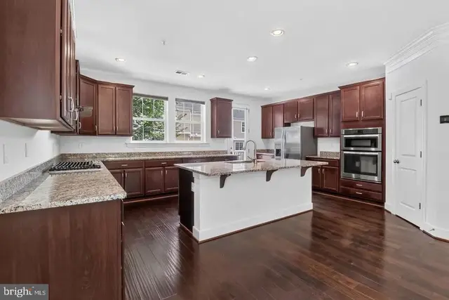 27 Fairbanks Dr, Gaithersburg