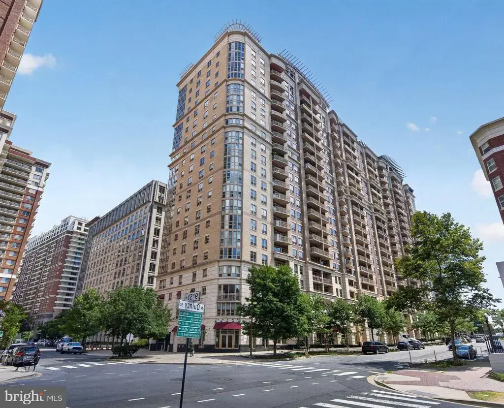 888 N Quincy St #804, ARLINGTON