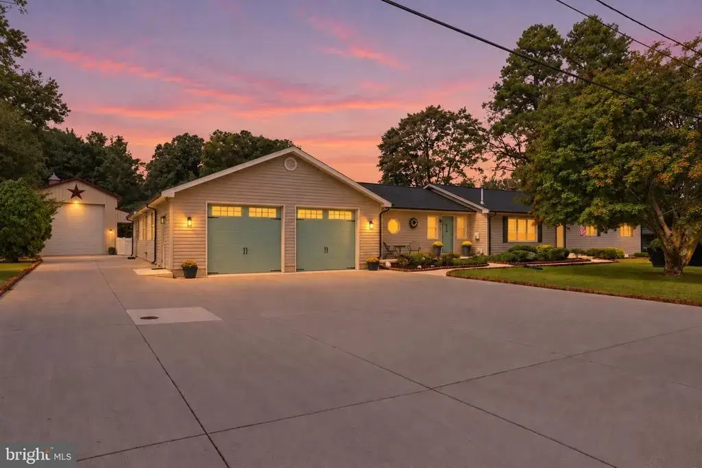503 Lakewood Dr, MILFORD
