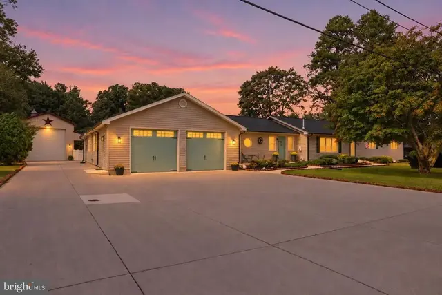 503 Lakewood Dr, Milford