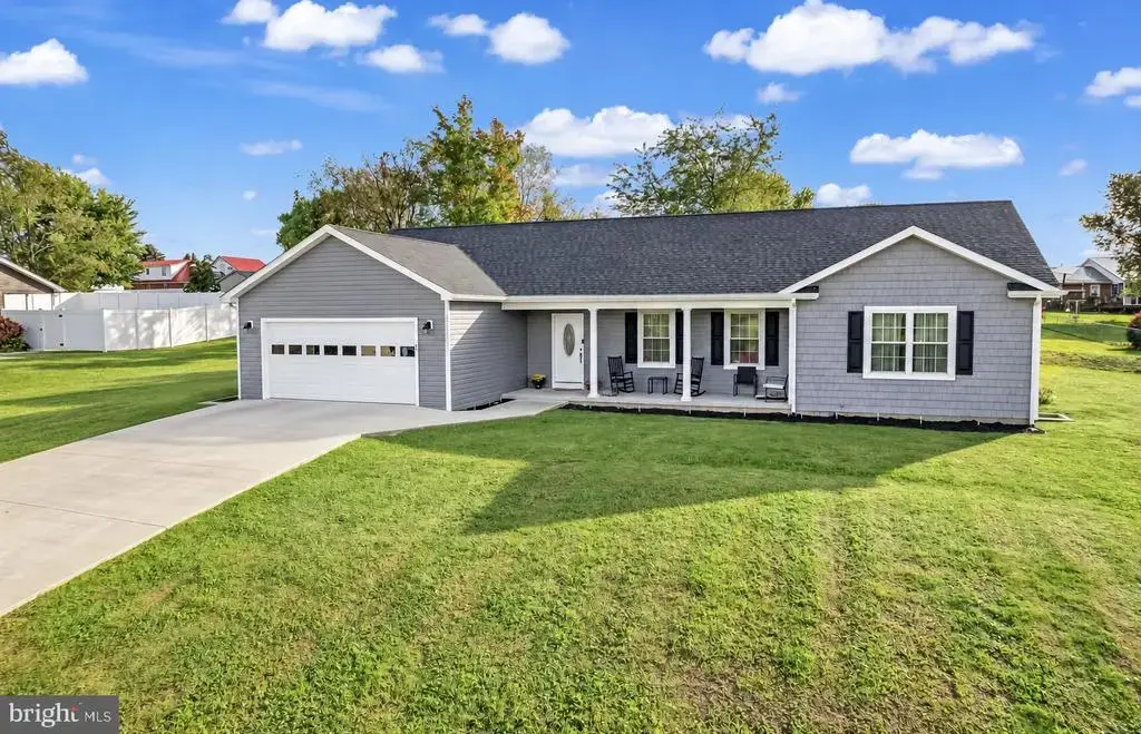 54 Autumn Dr, ROMNEY