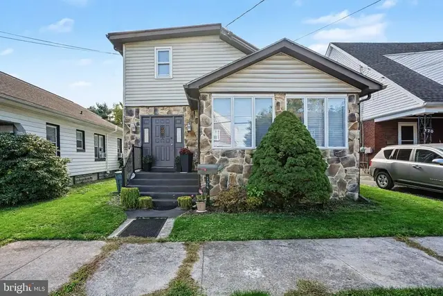124 S 15th St, Camp Hill
