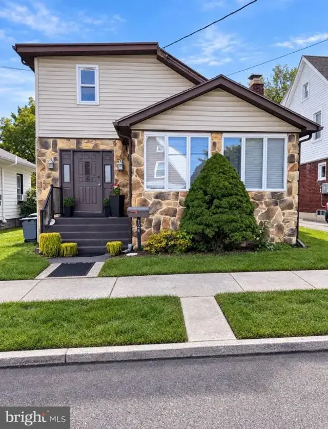 124 S 15th St, Camp Hill