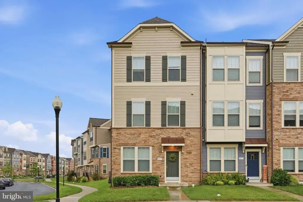 9021 Shady Pines Dr, FREDERICK