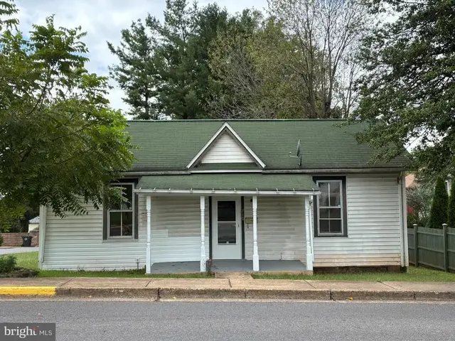 710 S West St, Culpeper