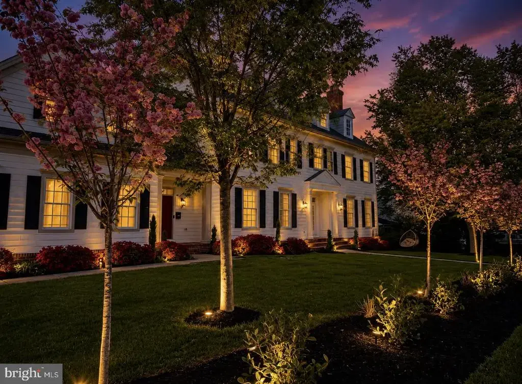 904 Locust St, HERNDON