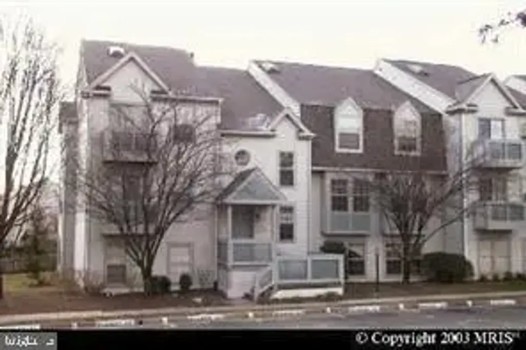 12948 Grays Pointe Rd #12948b, FAIRFAX