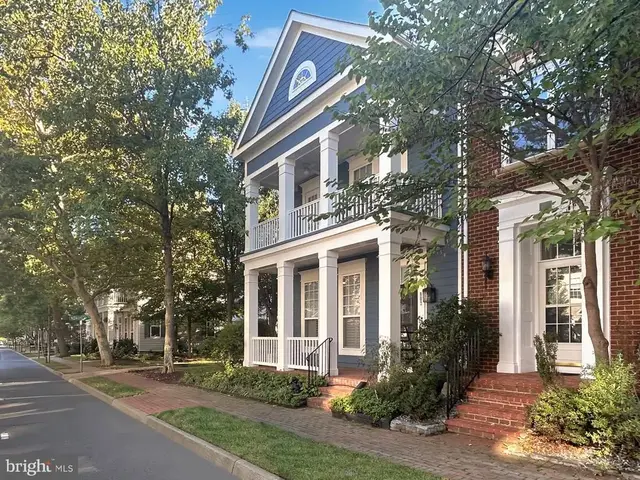 807 Monument Ave, Woodbridge