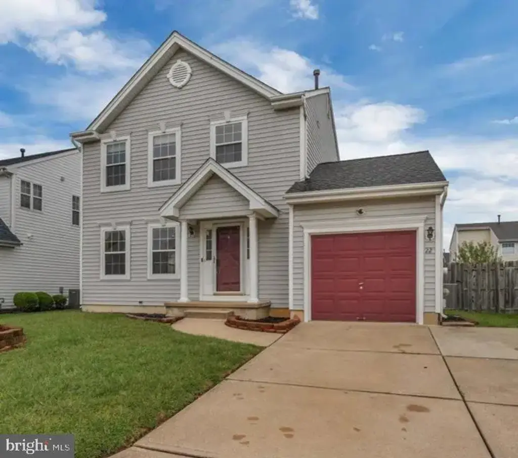 22 Fieldcrest Dr, WESTAMPTON