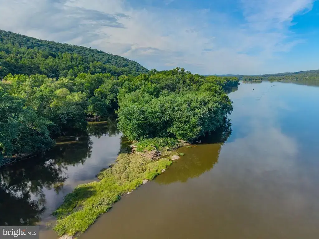 00 Driftwood Island #parcel 9, HERNDON