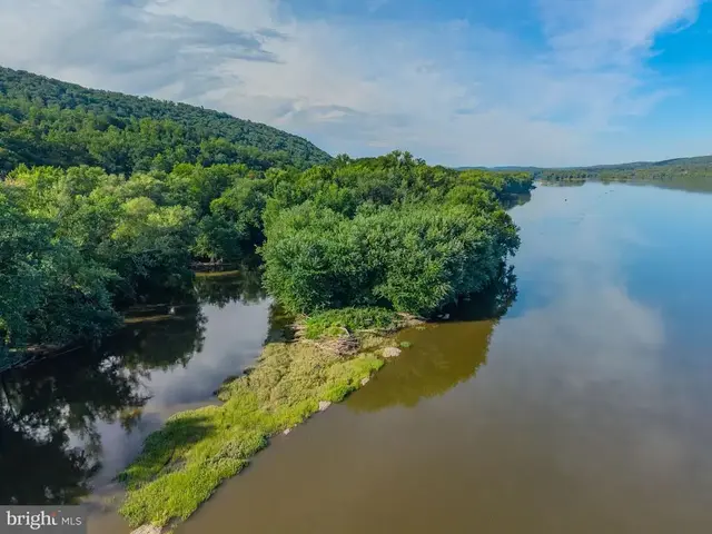 00 Driftwood Island #parcel 9, Herndon