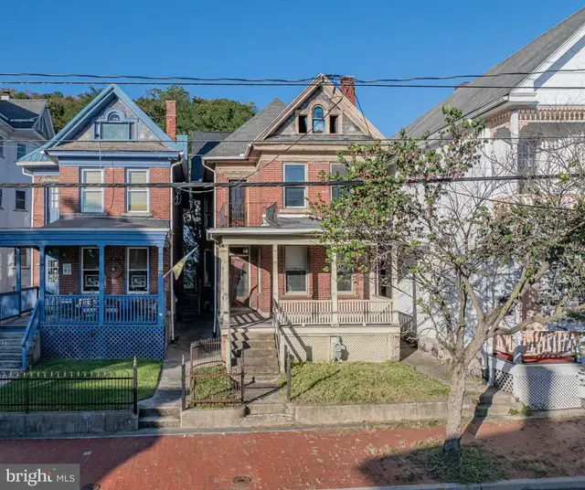 7 Decatur St, Cumberland