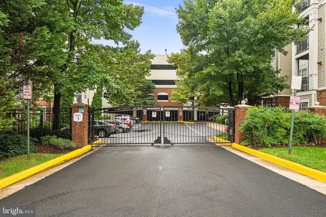 12949 Centre Park Cir #301, Herndon