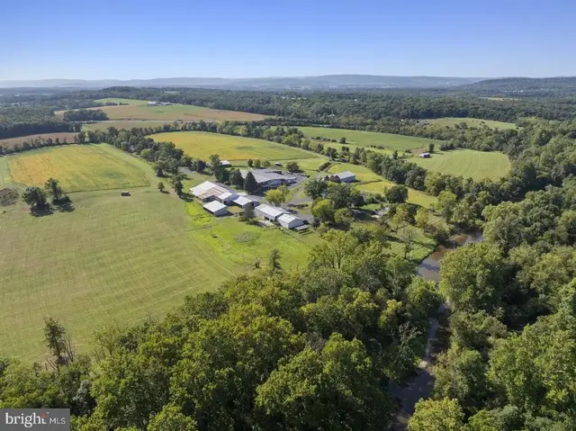 800 Pond Bank Rd, Gettysburg