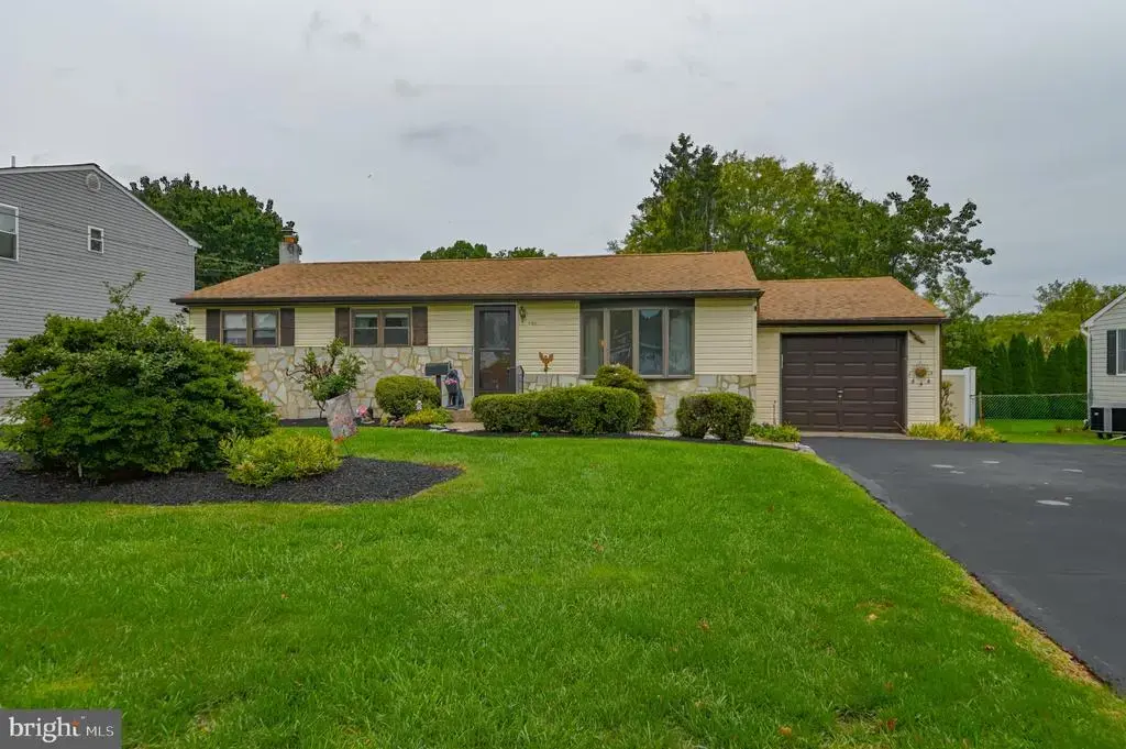 840 Roger Rd, WARMINSTER
