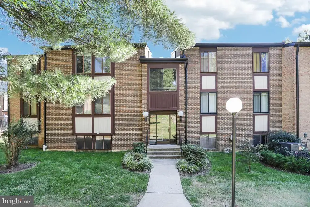 9731 Kings Crown Ct #1, FAIRFAX