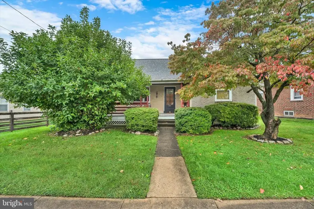 210 E Howard St, STOWE
