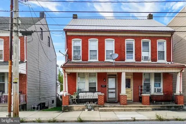 1425 W King St, York
