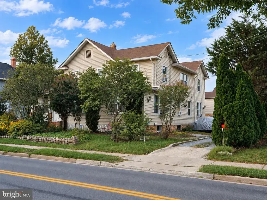 517 Montgomery St, LAUREL