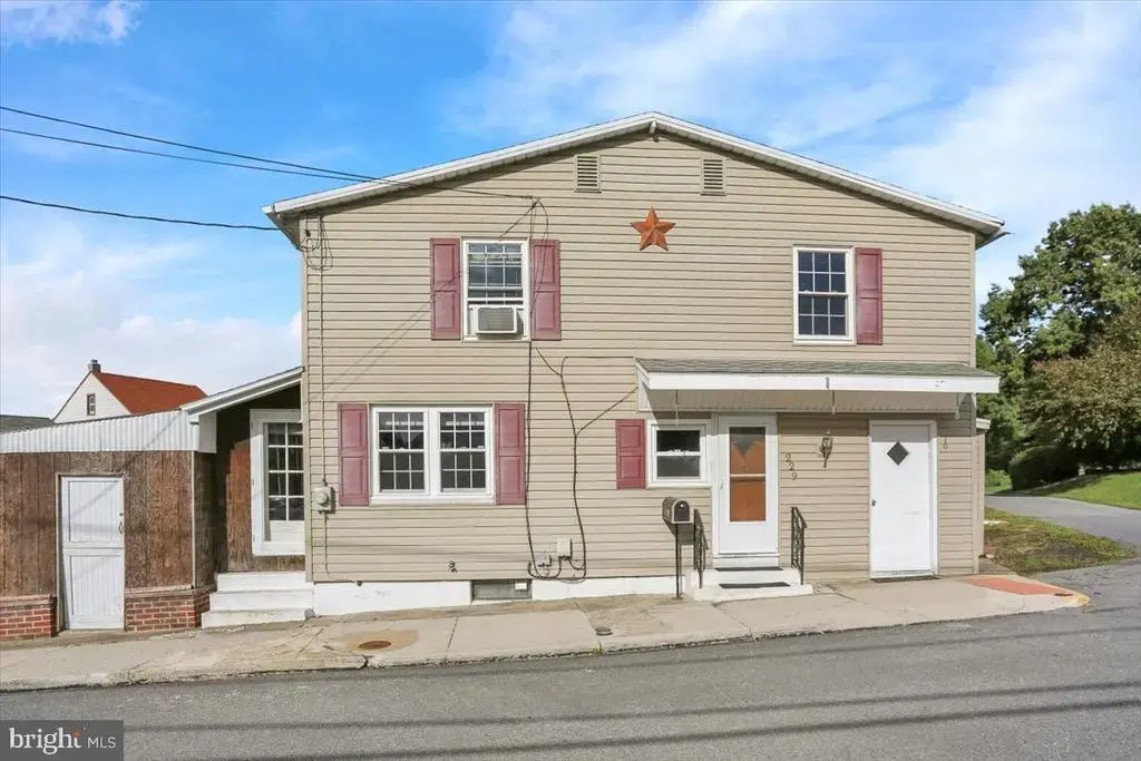 229 Northmont Ave, HAMBURG