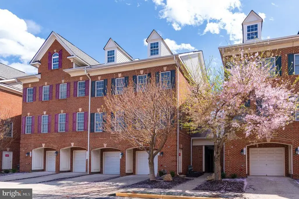 4619 Hummingbird Ln, FAIRFAX