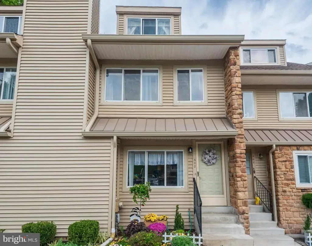 402 Cannon Ct #402, CHESTERBROOK