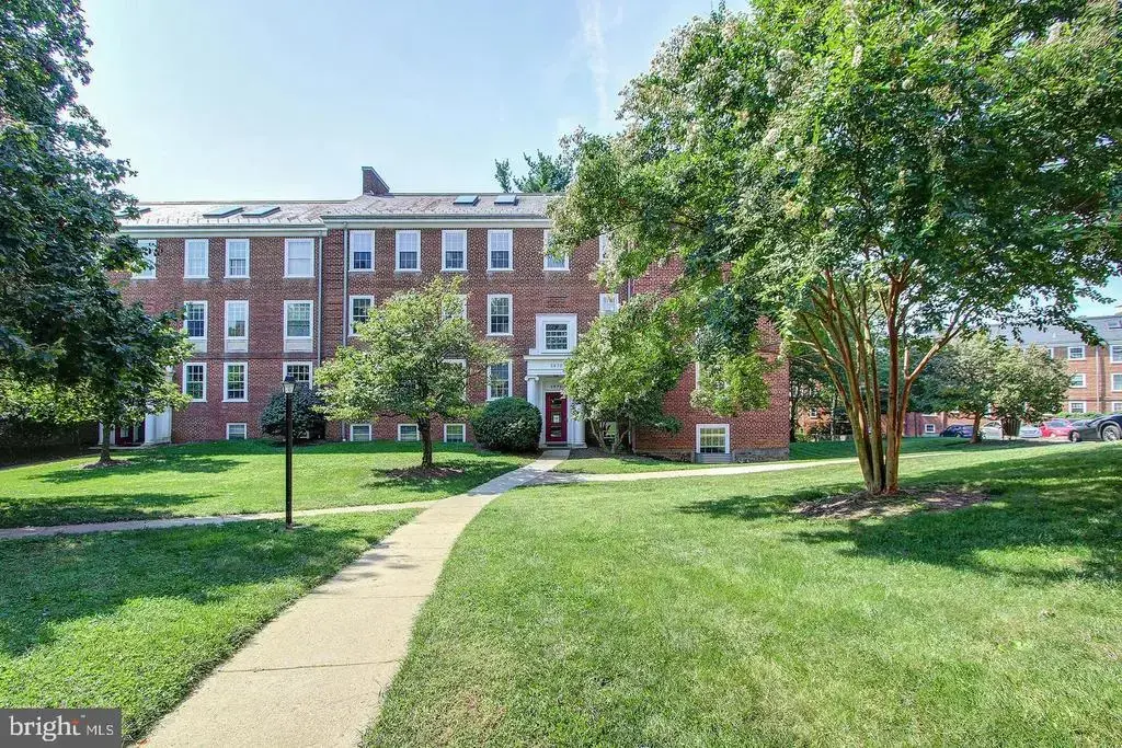 3872 Porter St Nw #d358, WASHINGTON