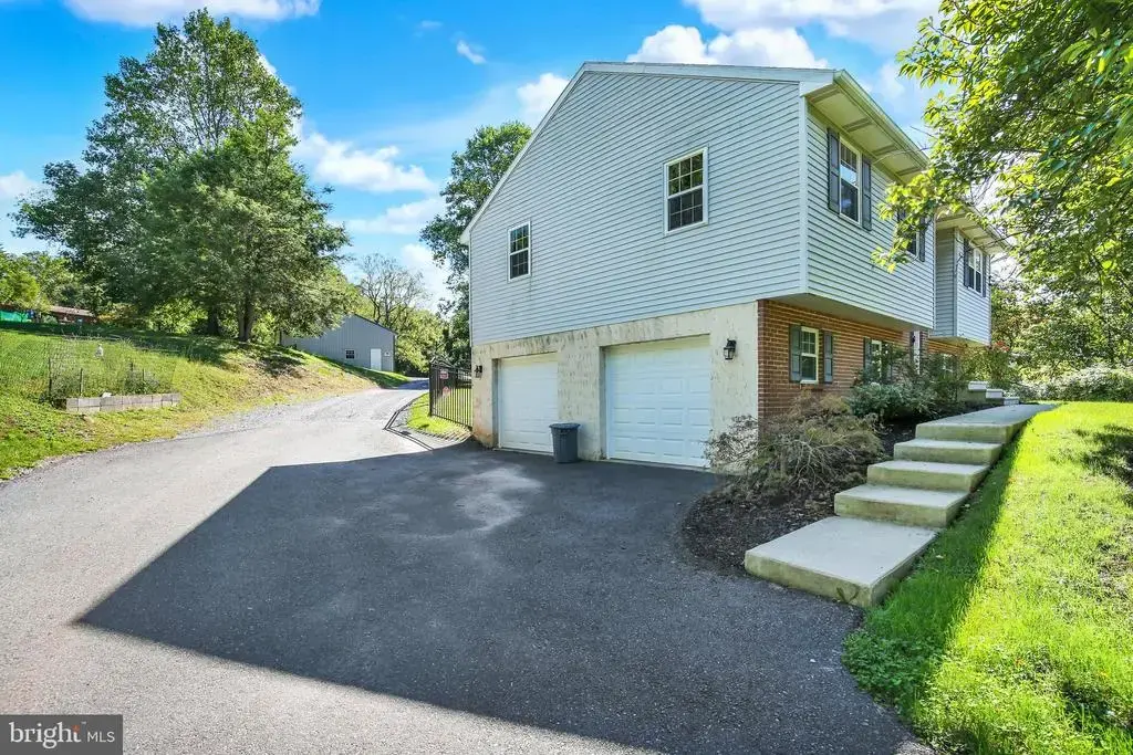 650 Gouglersville Rd, READING