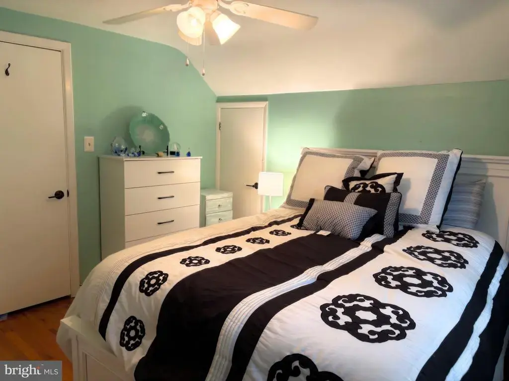 25 Valley Rd, WYOMISSING